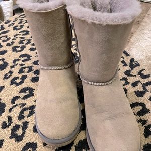 EUC UGG SZ 10 PLUM COLOR Worn once!!💜